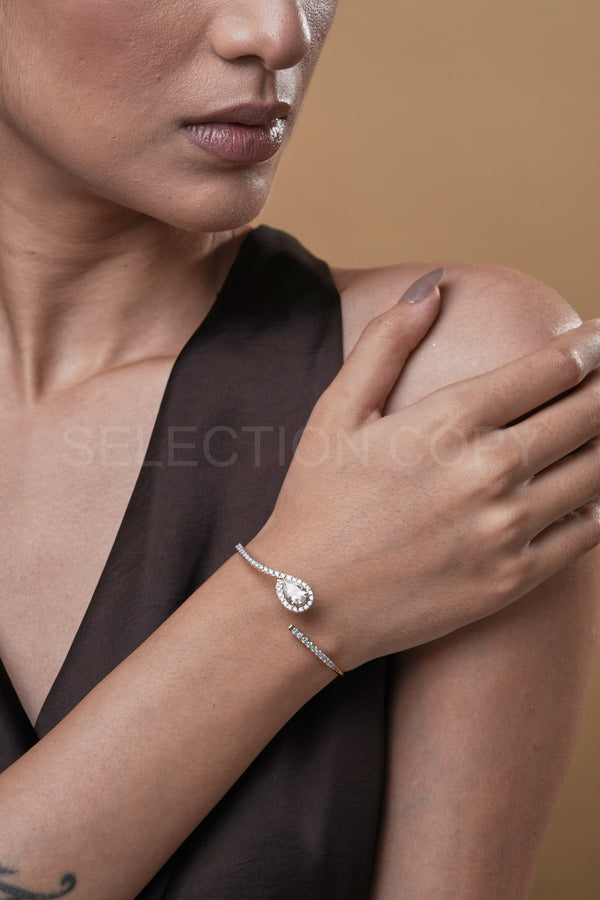 Vaidehi Solitaire Kada Bracelet
